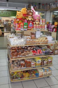 A mercearia Bonsai é a maior loja de produtos japoneses do maior do Mercado Municipal 